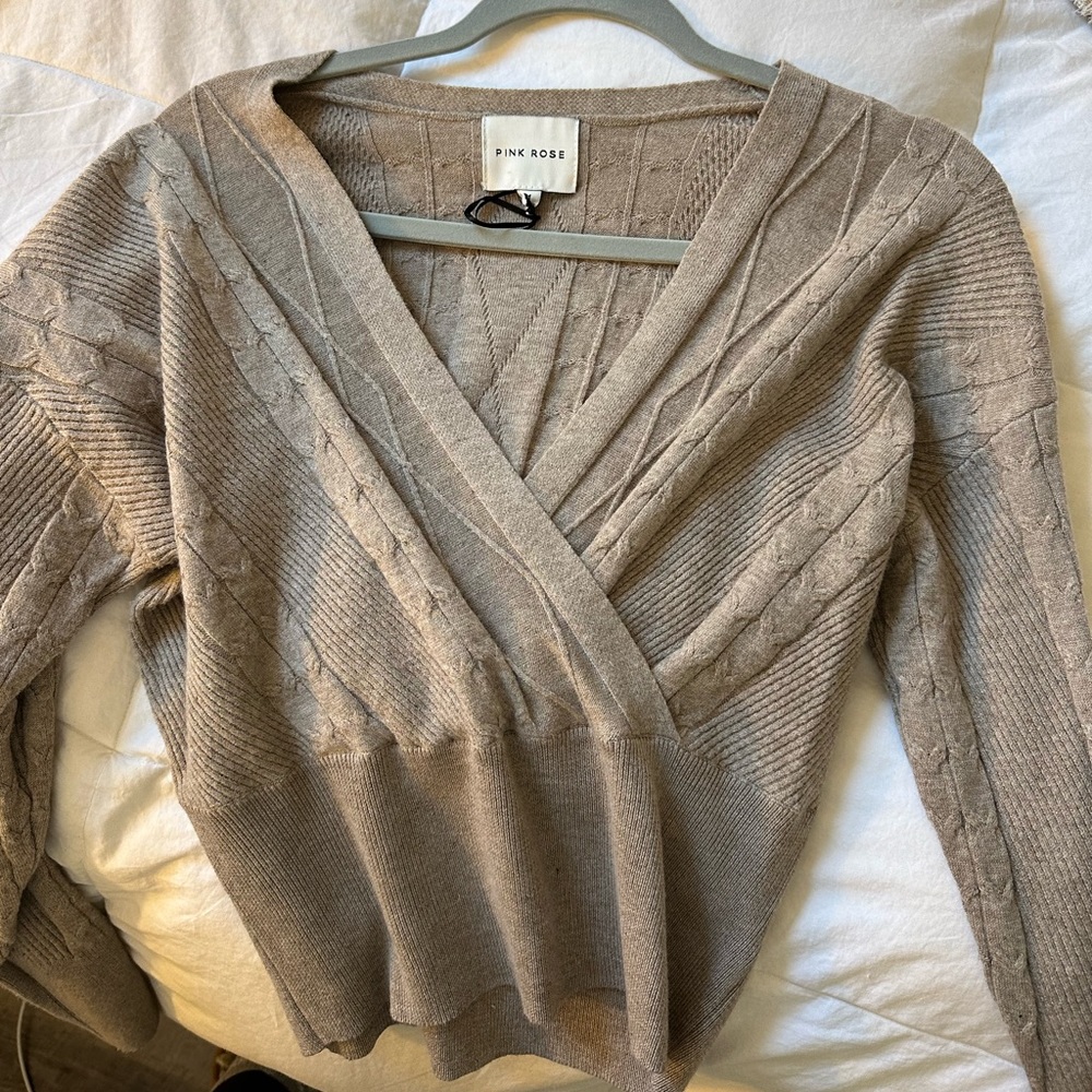 PINK ROSE KNIT SWEATER